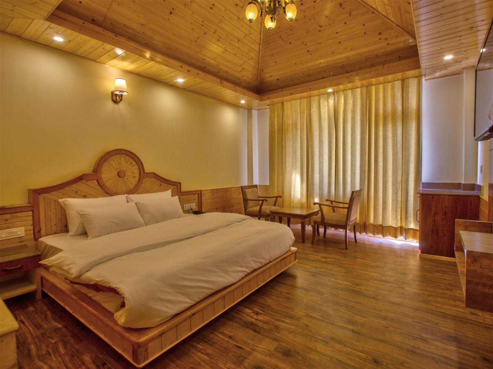 Hotel Golden Peak Manali Exterior foto