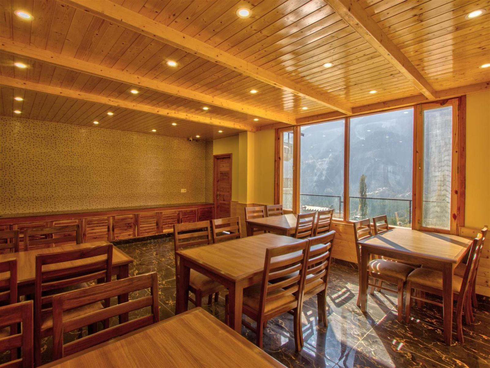 Hotel Golden Peak Manali Exterior foto